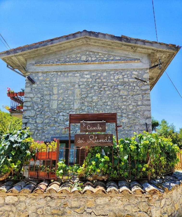 Casale Dei Ricordi Bed & Breakfast Arce Exterior photo
