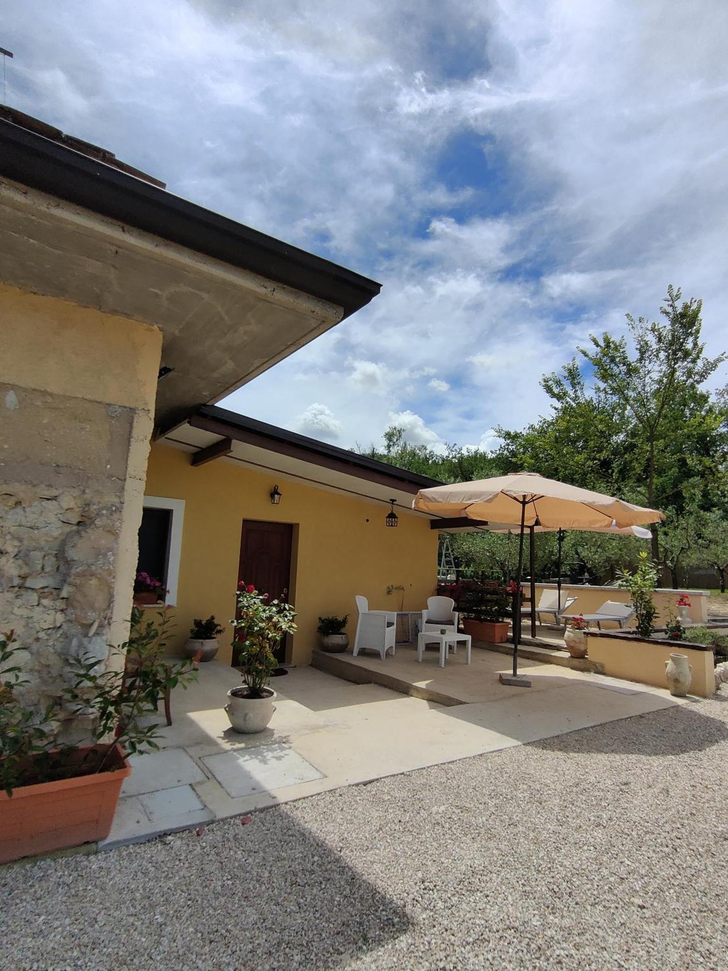 Casale Dei Ricordi Bed & Breakfast Arce Exterior photo